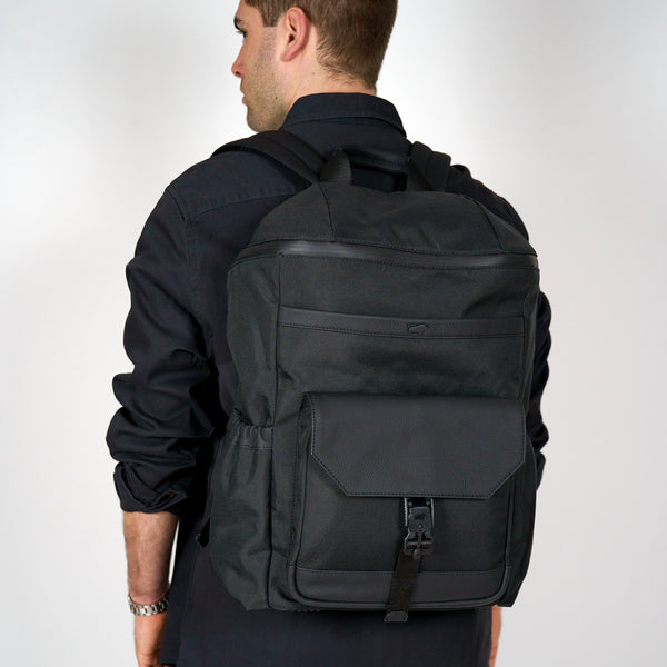 FINN Rucksack L schwarz